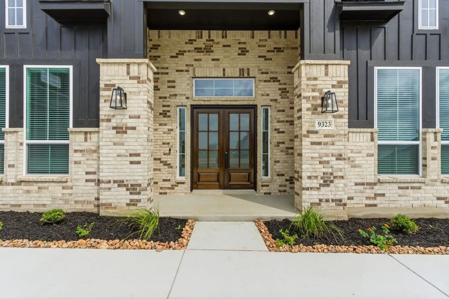 Exterior details and patio area of a home in Regency Ranch, Marion (Image 4).