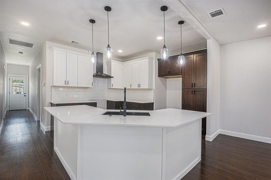 Furnished interior view inside a new home in , Rhome (Image 7).
