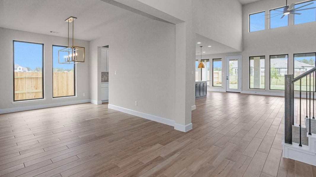 Spacious, unfurnished interior of a new home in Artavia 55' - Valencia, Conroe (Image 10). Spacious, unfurnished interior of a new home in Artavia 55' - Valencia, Conroe (Image 10).