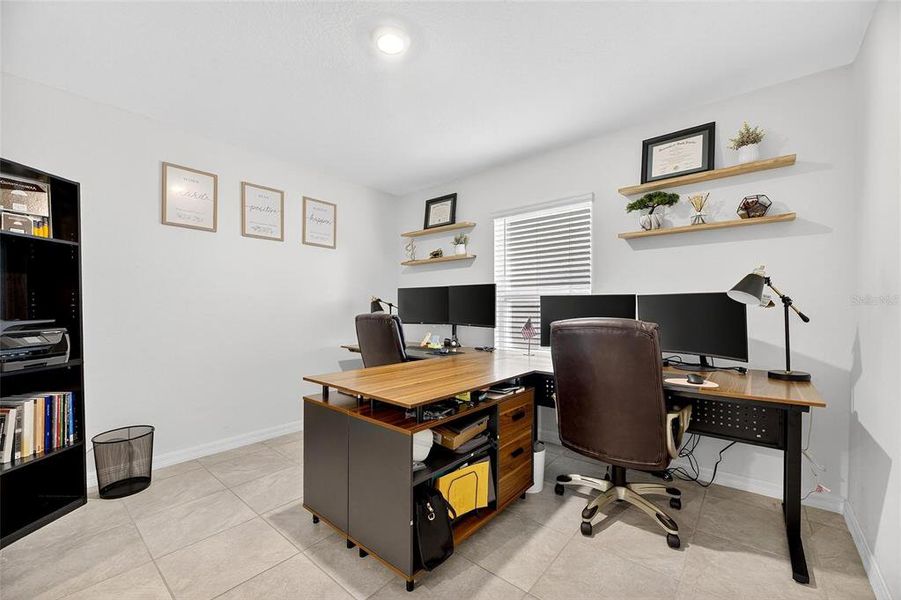 Furnished interior view inside a new home in North Park Isle, Plant City (Image 11).