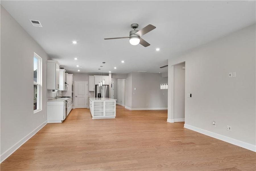 Spacious, unfurnished interior of a new home in Lakecrest, Buford (Image 27).