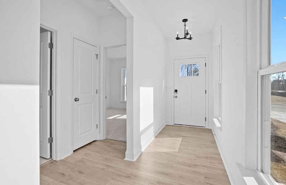 Spacious, unfurnished interior of a new home in Elmbrook, Indian Trail (Image 15).