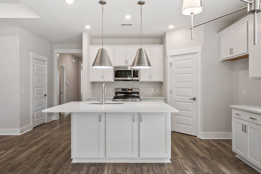 Representative furnished interior of a home built from the Arlington by Hunter Quinn Homes in Horry County Homes, Myrtle Beach (Image 8).
