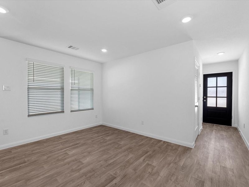 Spacious, unfurnished interior of a new home in William Trails, Willis (Image 14).