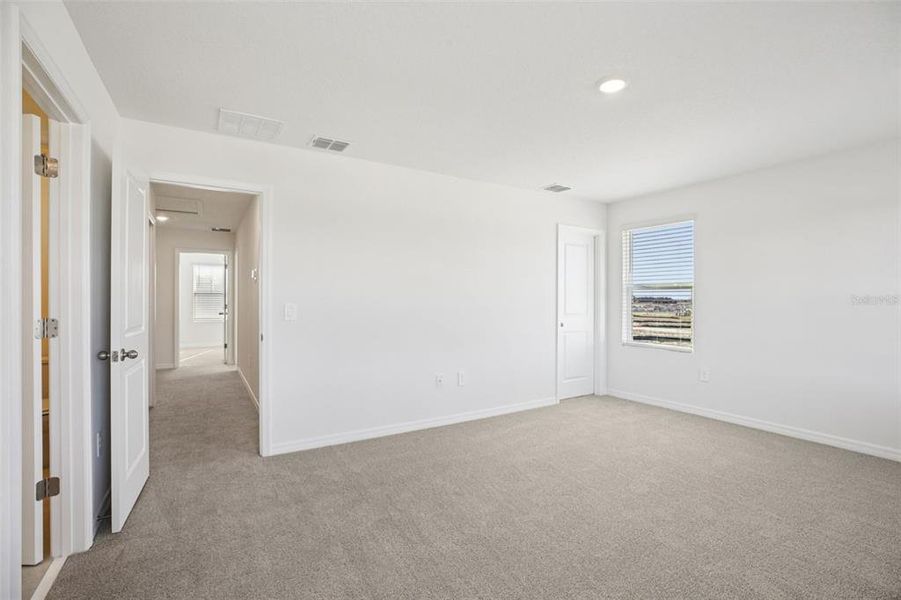Spacious, unfurnished interior of a new home in , Lady Lake (Image 32).