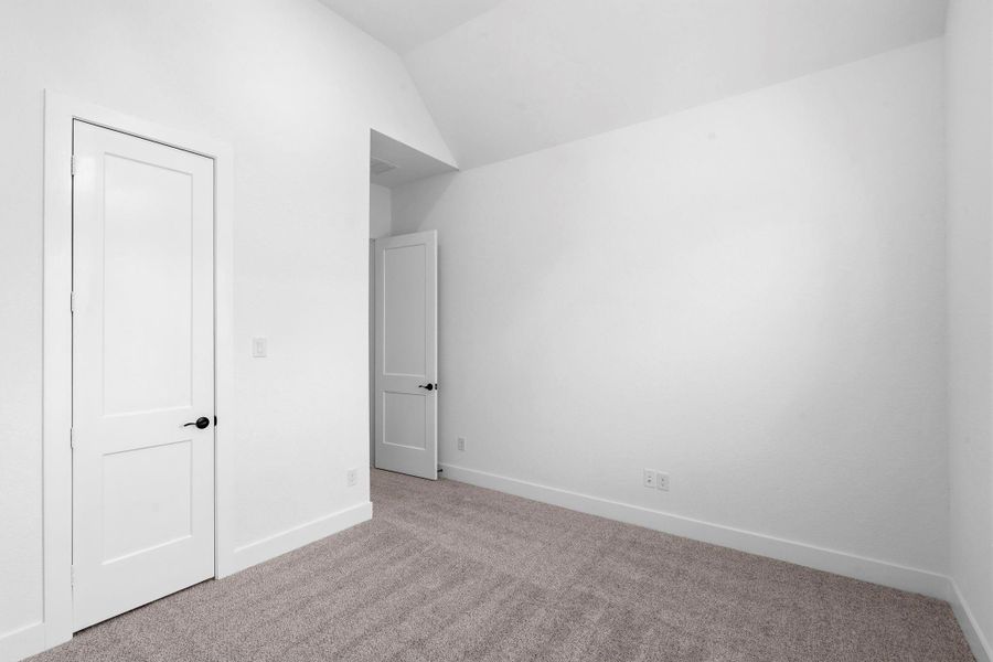 Spacious, unfurnished interior of a new home in Briarley, Montgomery (Image 32).