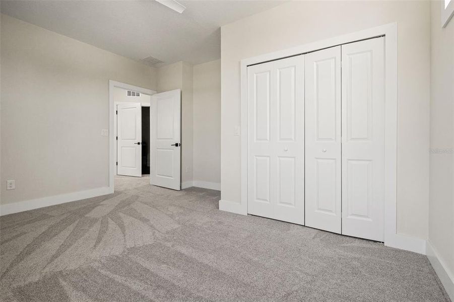 Spacious, unfurnished interior of a new home in , Holiday (Image 25).