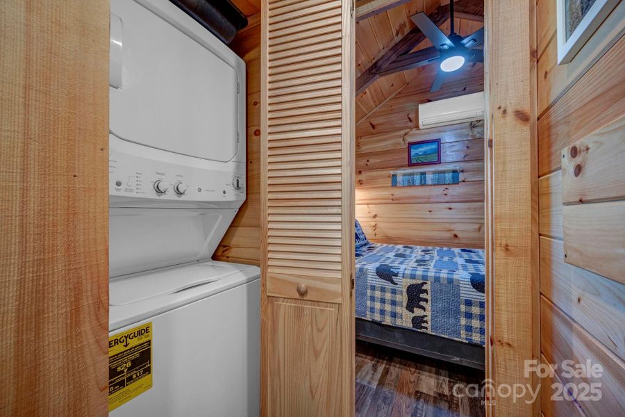 Stackable GE washer/dryer