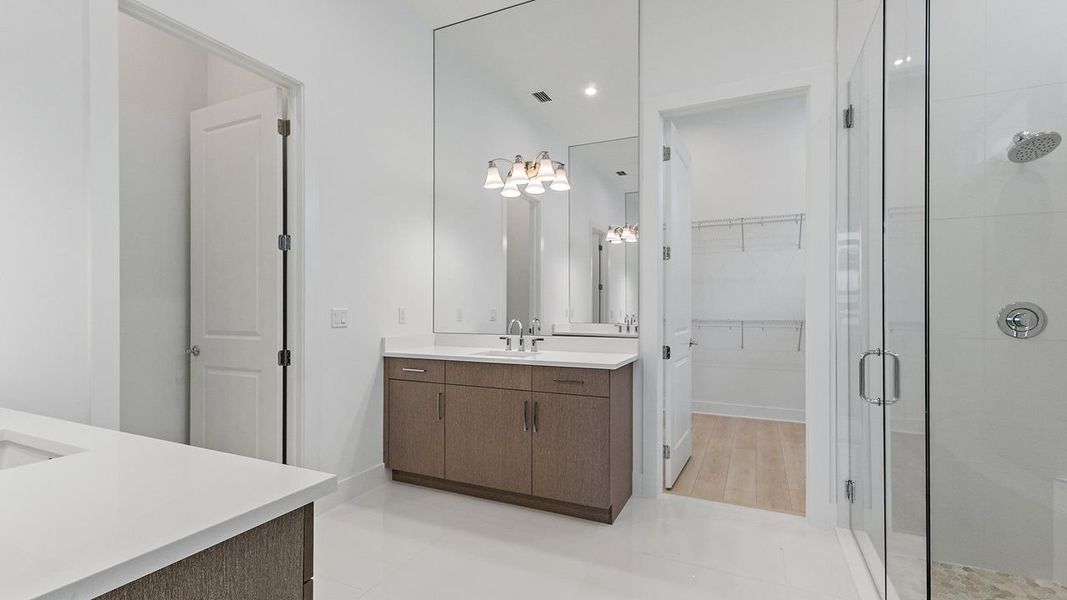 Owner's Suite Bath Owner's Suite Bath