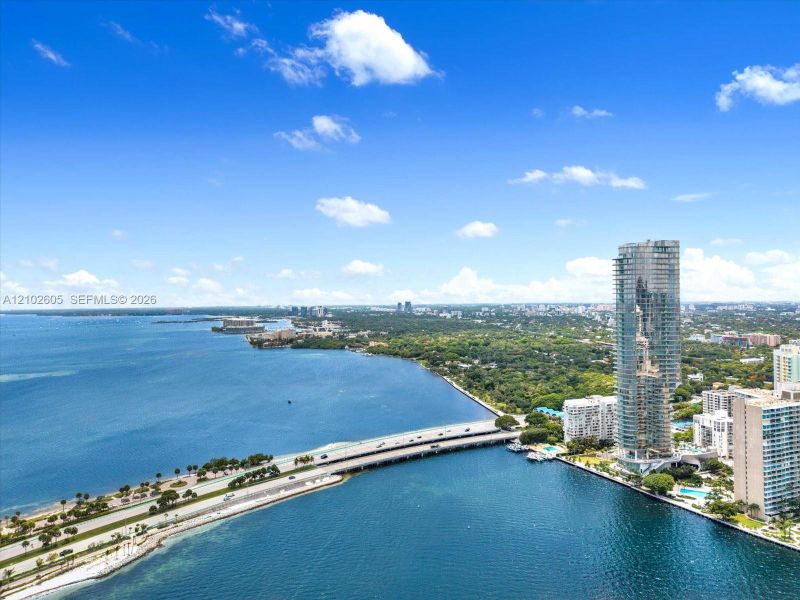 Condo located in Miami, FL showcasing its design and architecture (Image 26).
