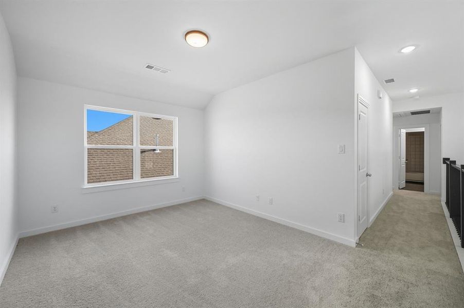 Spacious, unfurnished interior of a new home in Talia, Mesquite (Image 15).