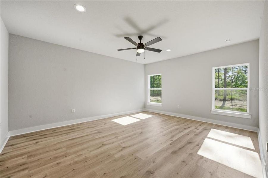 Spacious, unfurnished interior of a new home in , Weeki Wachee (Image 17).