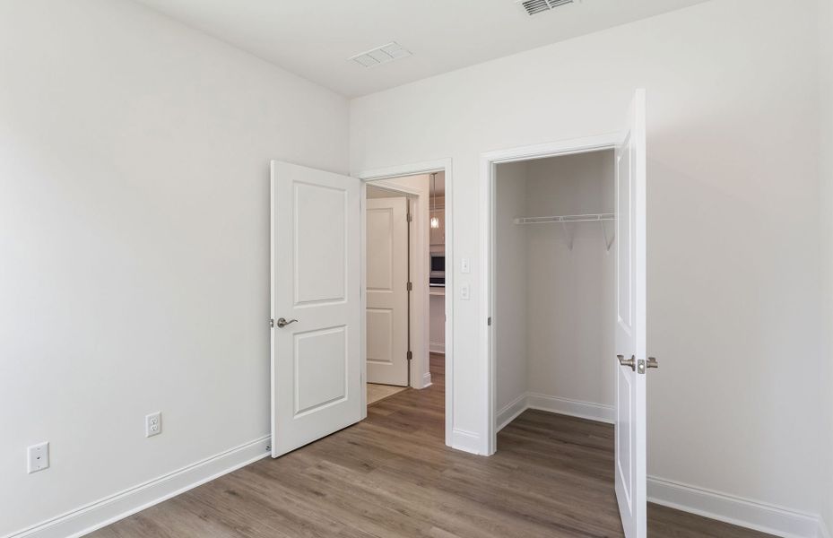 Spacious, unfurnished interior of a new home in Del Webb Southern Harmony, Murfreesboro (Image 30).