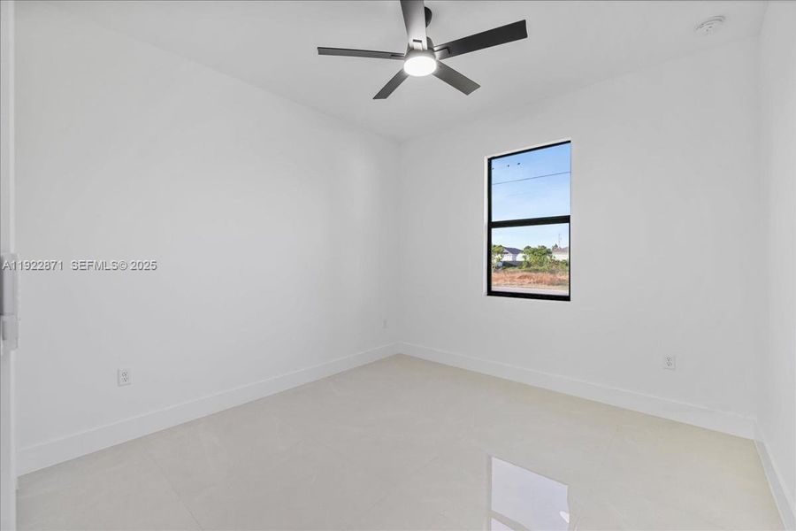 Spacious, unfurnished interior of a new home in , Lehigh Acres (Image 33).