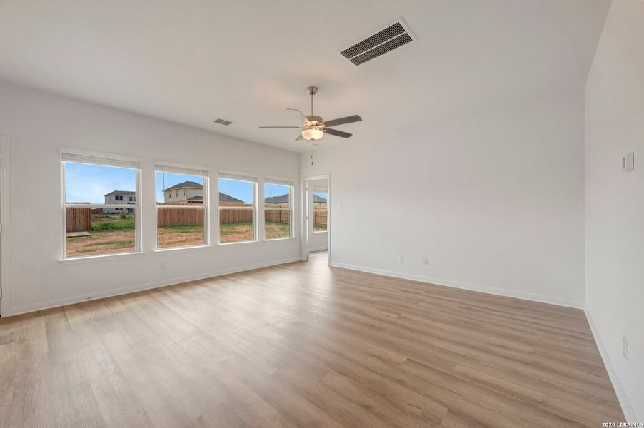 Spacious, unfurnished interior of a new home in Hickory Ridge Estates, Elmendorf (Image 15).