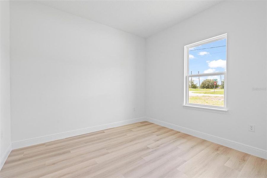 Spacious, unfurnished interior of a new home in , Ocala (Image 22).