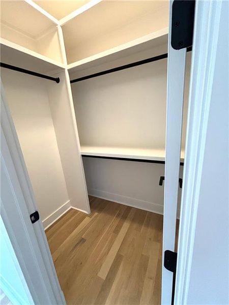 Spacious, unfurnished interior of a new home in , Roswell (Image 22).