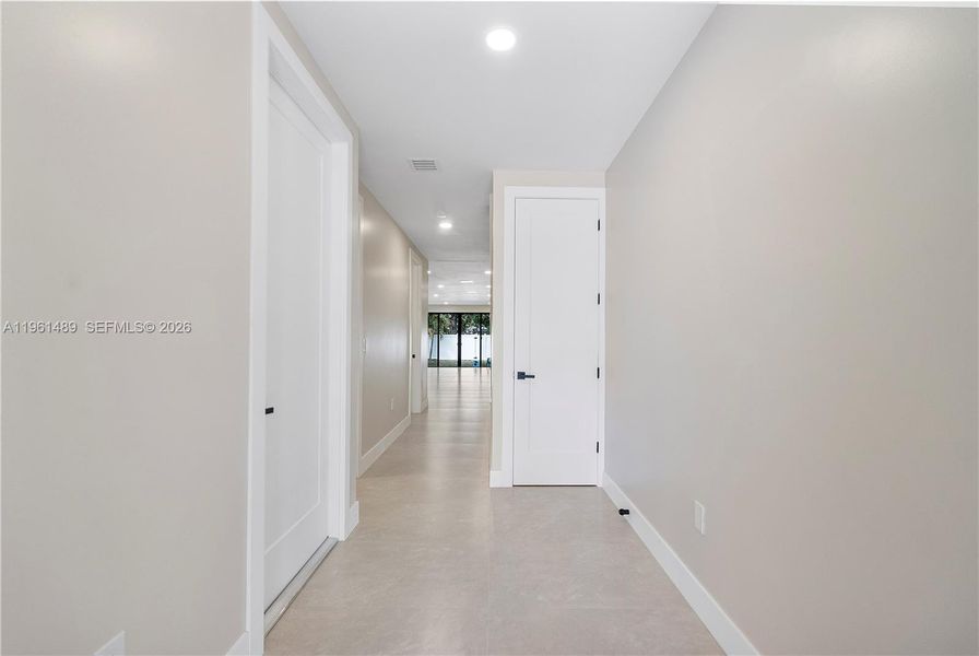 Spacious, unfurnished interior of a new home in , Fort Lauderdale (Image 49).