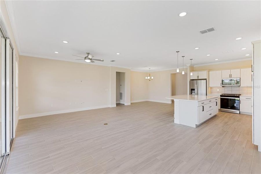 Spacious, unfurnished interior of a new home in , Ocala (Image 32).