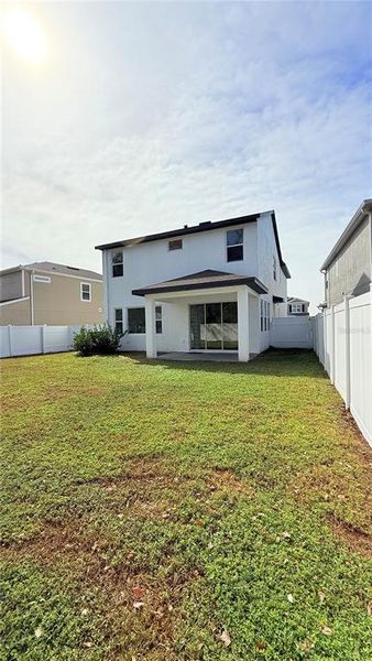 Exterior details and patio area of a home in , Palmetto (Image 3).