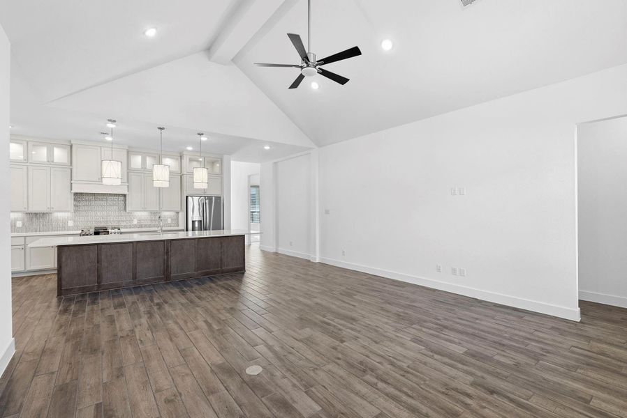 Spacious, unfurnished interior of a new home in Meridiana, Manvel (Image 21).