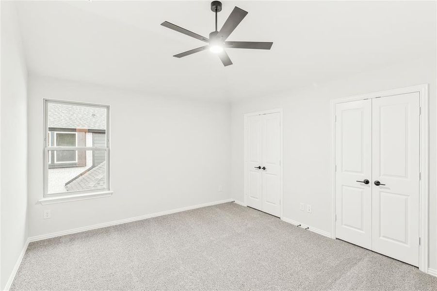 Spacious, unfurnished interior of a new home in Stone River Glen, Royse City (Image 31).