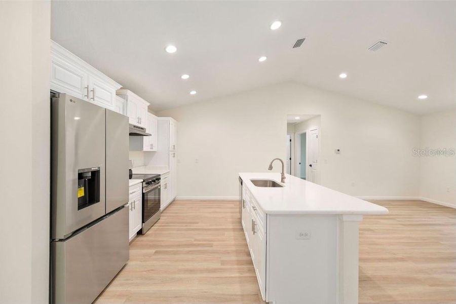 Furnished interior view inside a new home in , Ocklawaha (Image 9).