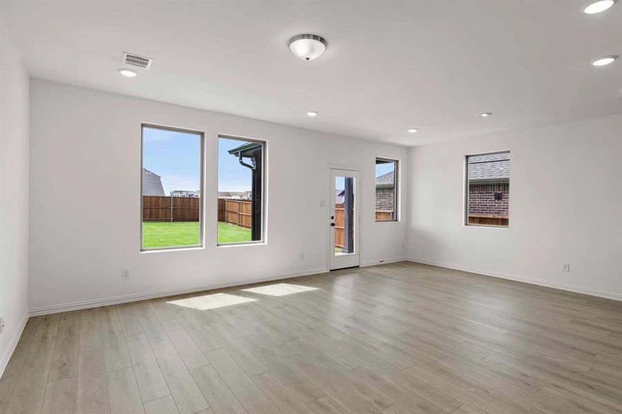 Spacious, unfurnished interior of a new home in Gateway Parks, Forney (Image 22). Spacious, unfurnished interior of a new home in Gateway Parks, Forney (Image 22).