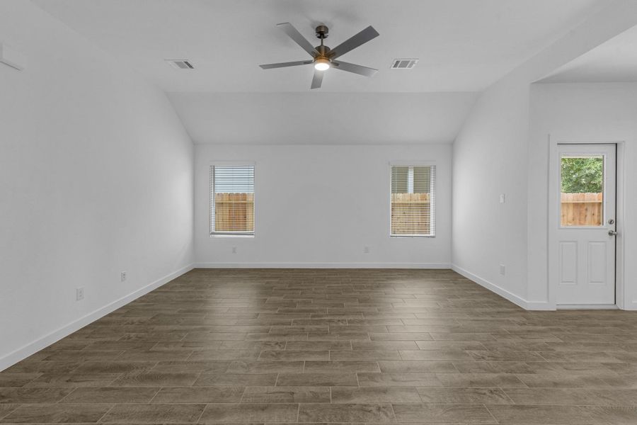 Spacious, unfurnished interior of a new home in Cypresswood Landing, Humble (Image 12).