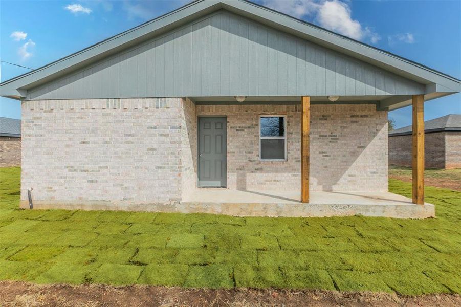 Exterior details and patio area of a home in , De Leon (Image 3).