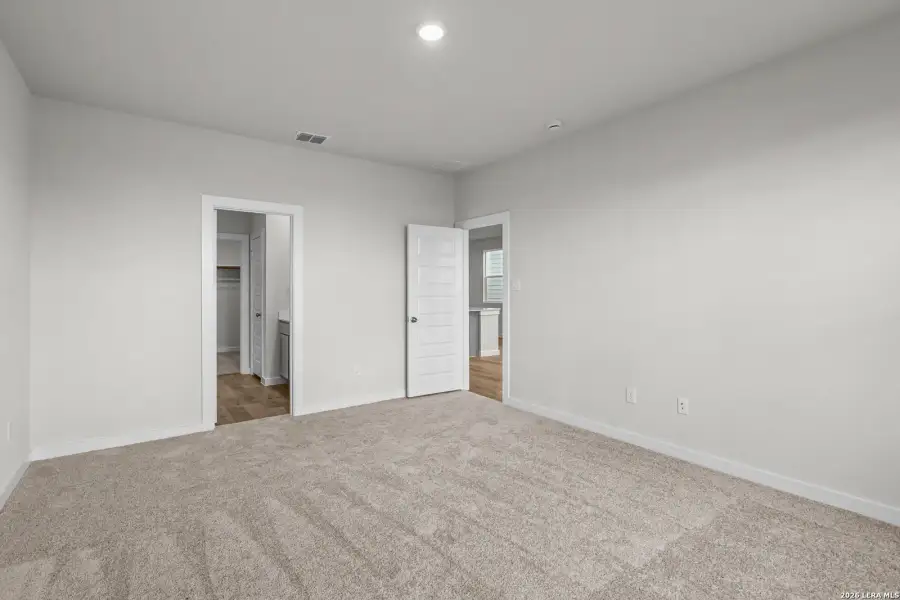 Spacious, unfurnished interior of a new home in Applewhite Meadows, San Antonio (Image 29).