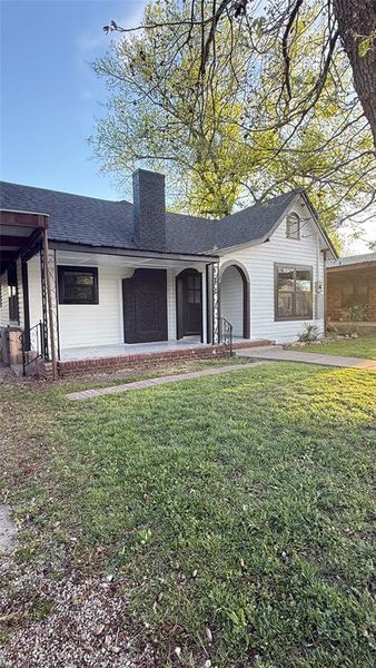Exterior details and patio area of a home in , Coleman (Image 14).