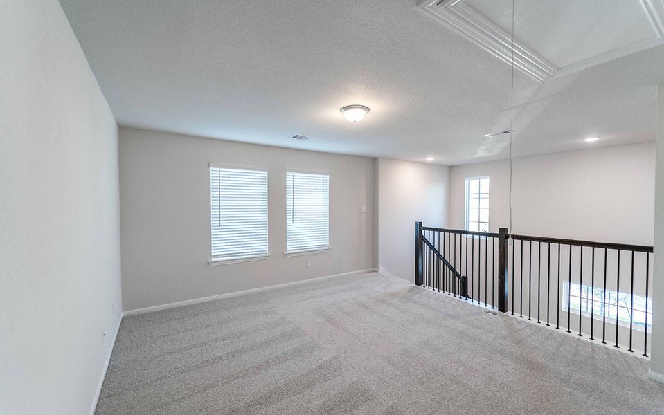 Spacious, unfurnished interior of a new home in Lago Mar, Texas City (Image 12).