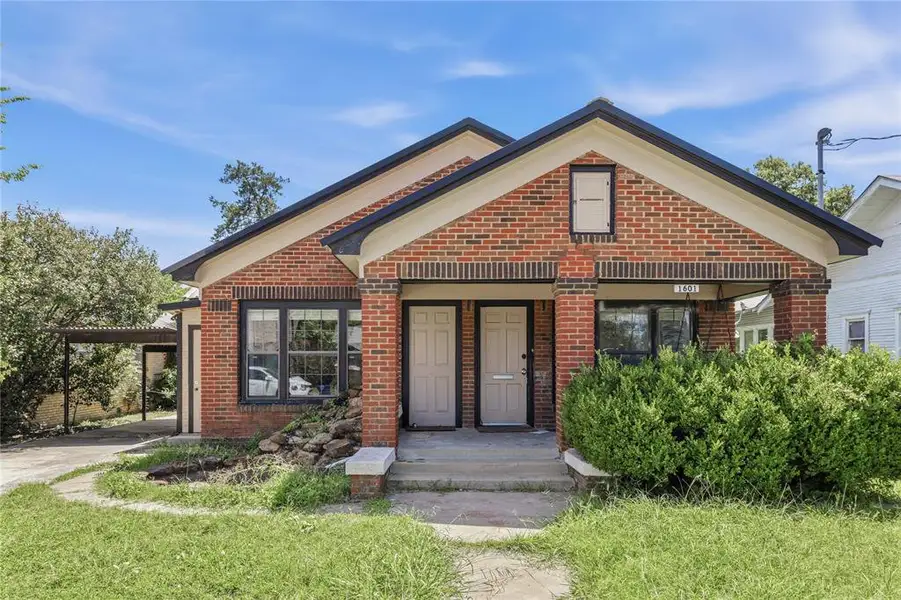 Front exterior of a new home in , Brownwood, TX, highlighting curb appeal (Image 16). Front exterior of a new home in , Brownwood, TX, highlighting curb appeal (Image 16).