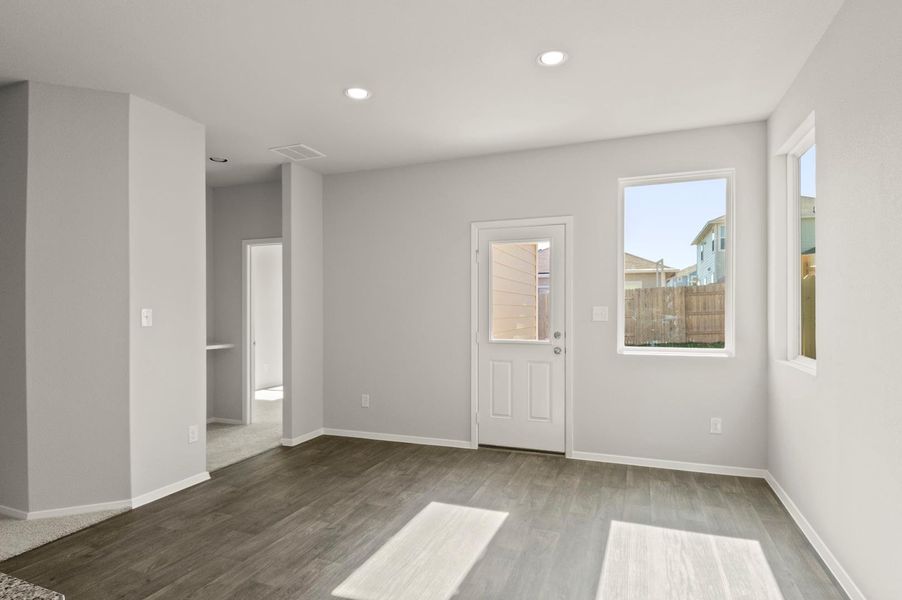 Spacious, unfurnished interior of a new home in Edgebrooke, Pflugerville (Image 29). Spacious, unfurnished interior of a new home in Edgebrooke, Pflugerville (Image 29).