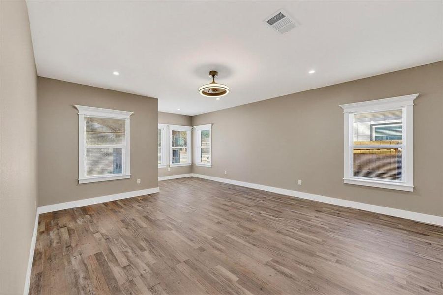Spacious, unfurnished interior of a new home in , Terrell (Image 22).