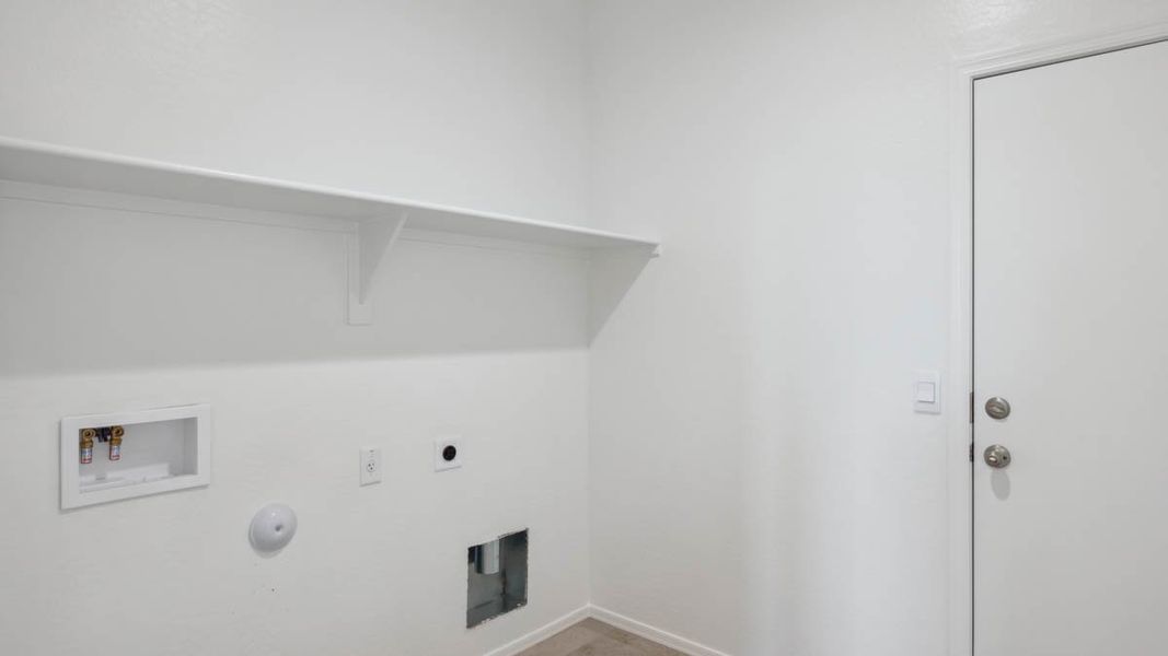 Spacious, unfurnished interior of a new home in Carlton Commons, Casa Grande (Image 33).