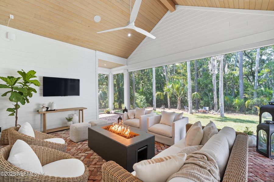 Image 62 of a home in .