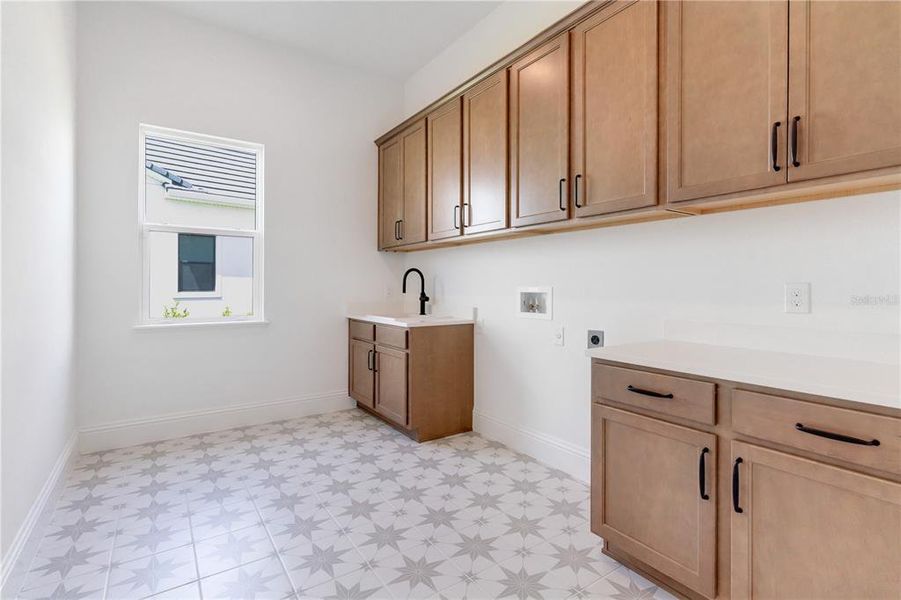 Furnished interior view inside a new home in , Orlando (Image 15).