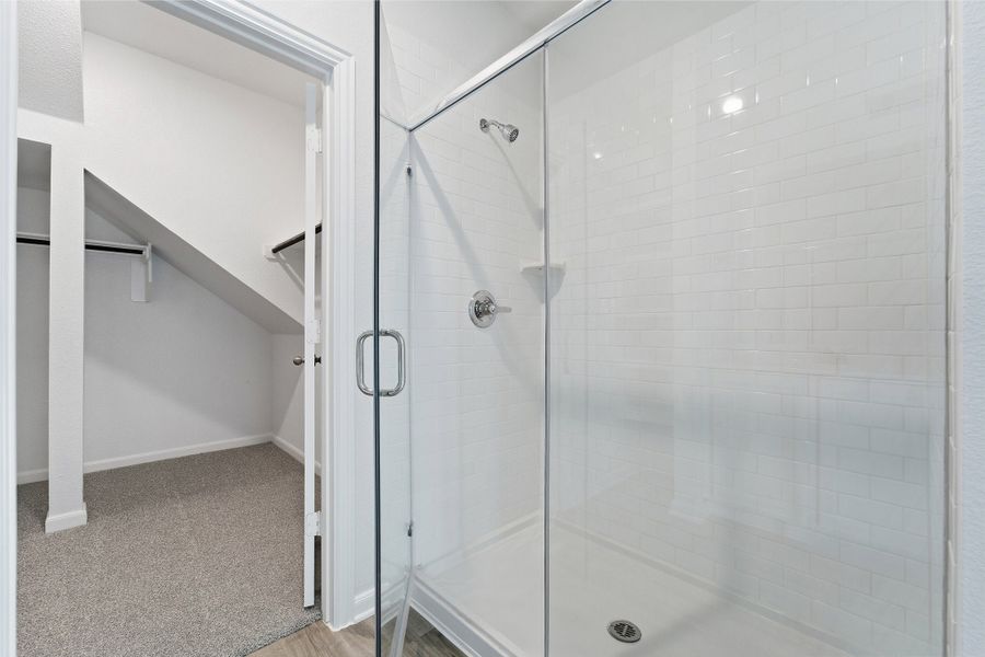 Image 28 of a home in La Terra.