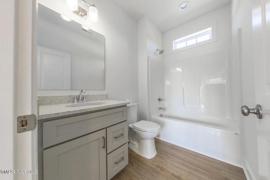 25e510f7999eb5789a188040b0c9bbe9-uncropp