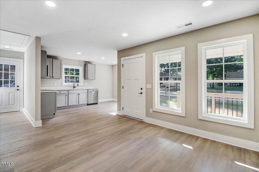 18-1201 Crawford St S-18 18-1201 Crawford St S-18