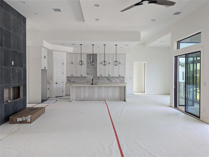 Livingroom, kitchen and dining room