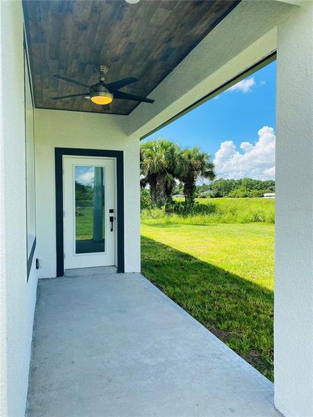 Exterior details and patio area of a home in , Palm Bay (Image 9).