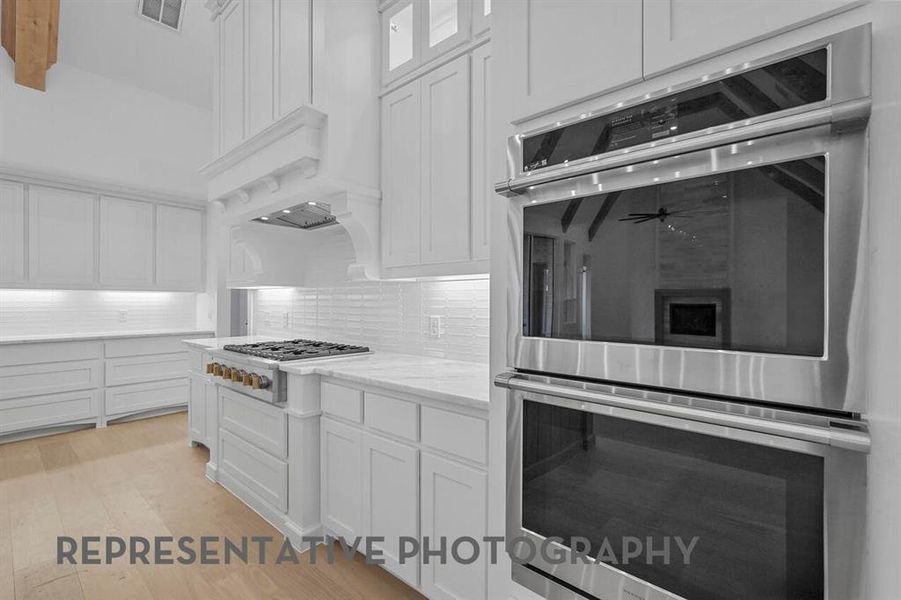 Furnished interior view inside a new home in Star Trail, Prosper (Image 7). Furnished interior view inside a new home in Star Trail, Prosper (Image 7).