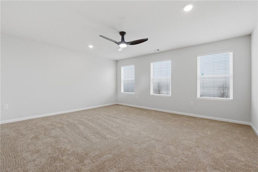 Spacious, unfurnished interior of a new home in Moss Creek, Hogansville (Image 25).