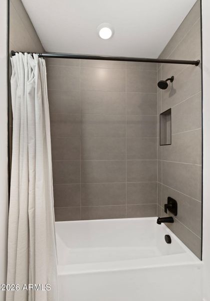 30-web-or-mls-Full Bathroom One3