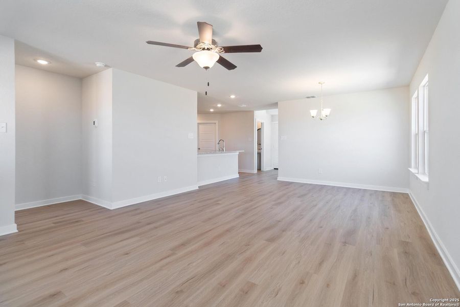 Spacious, unfurnished interior of a new home in Willow Point, San Antonio (Image 19). Spacious, unfurnished interior of a new home in Willow Point, San Antonio (Image 19).