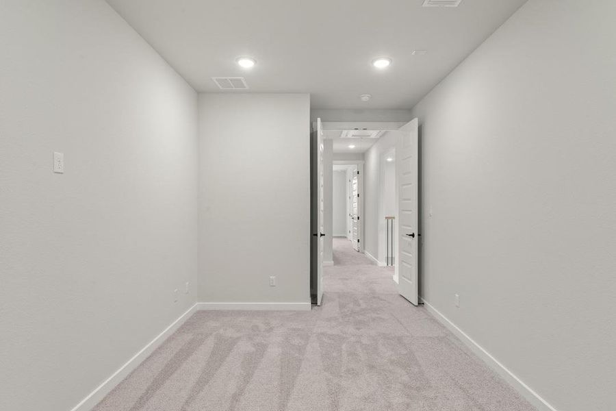 Spacious, unfurnished interior of a new home in Lagos Reserve, Manor (Image 32).