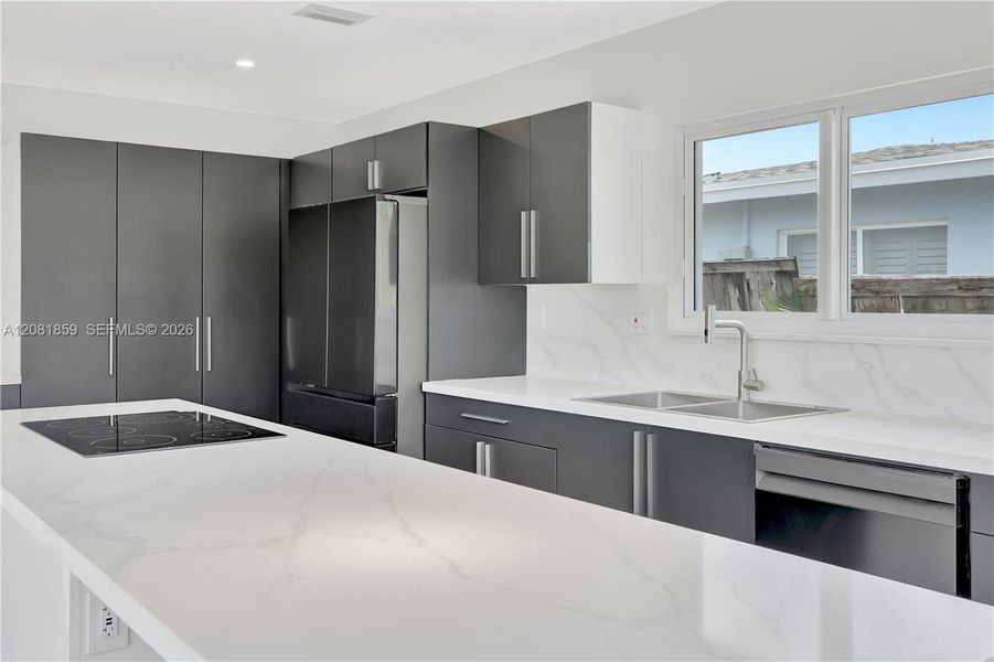 Furnished interior view inside a new home in , Fort Lauderdale (Image 41).